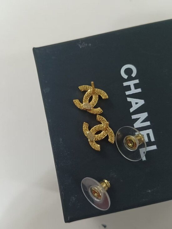 Authentic Chanel earrings - Picture 5 of 5
